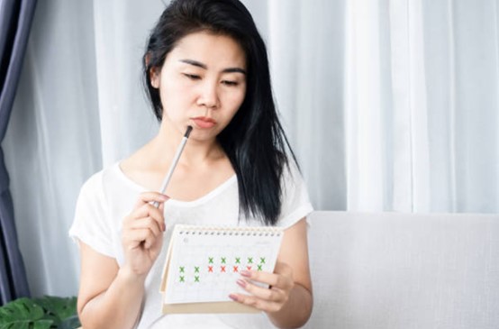 更年期月經滴滴答答不停？女性更年期常見出血異常＆調理建議 
  