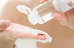 使用爽膚水