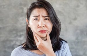 左右臉不對稱