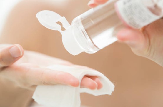 爽膚水是化妝水嗎？爽膚水化妝水差別、功效＆正確用法指南
  